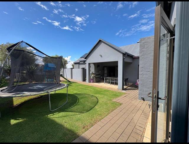 3 BEDROOM HOUSE FOR SALE IN MIDLANDS ESTATE